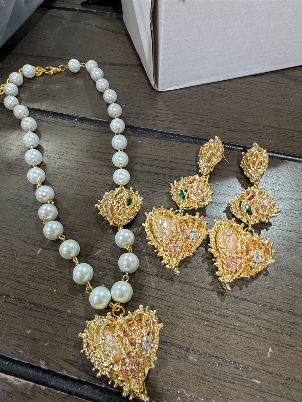 Fashion Jewelry Gold-tone Pearl Necklace with Matching Heart Drop Earrings